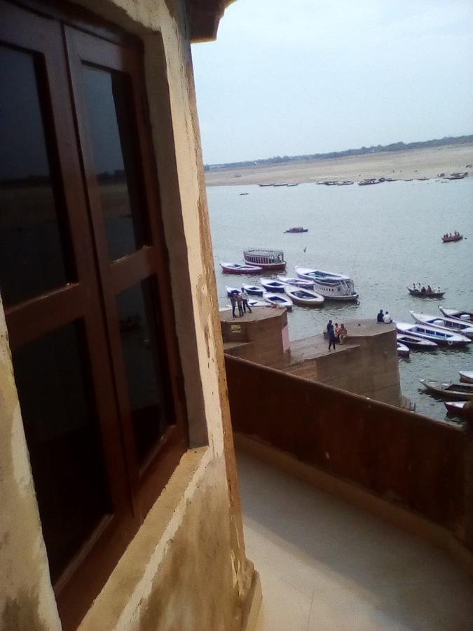 ורנאסי Ajay Guest House מראה חיצוני תמונה