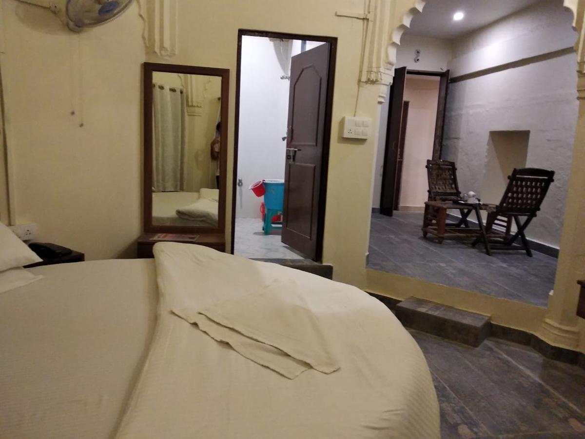 ורנאסי Ajay Guest House מראה חיצוני תמונה