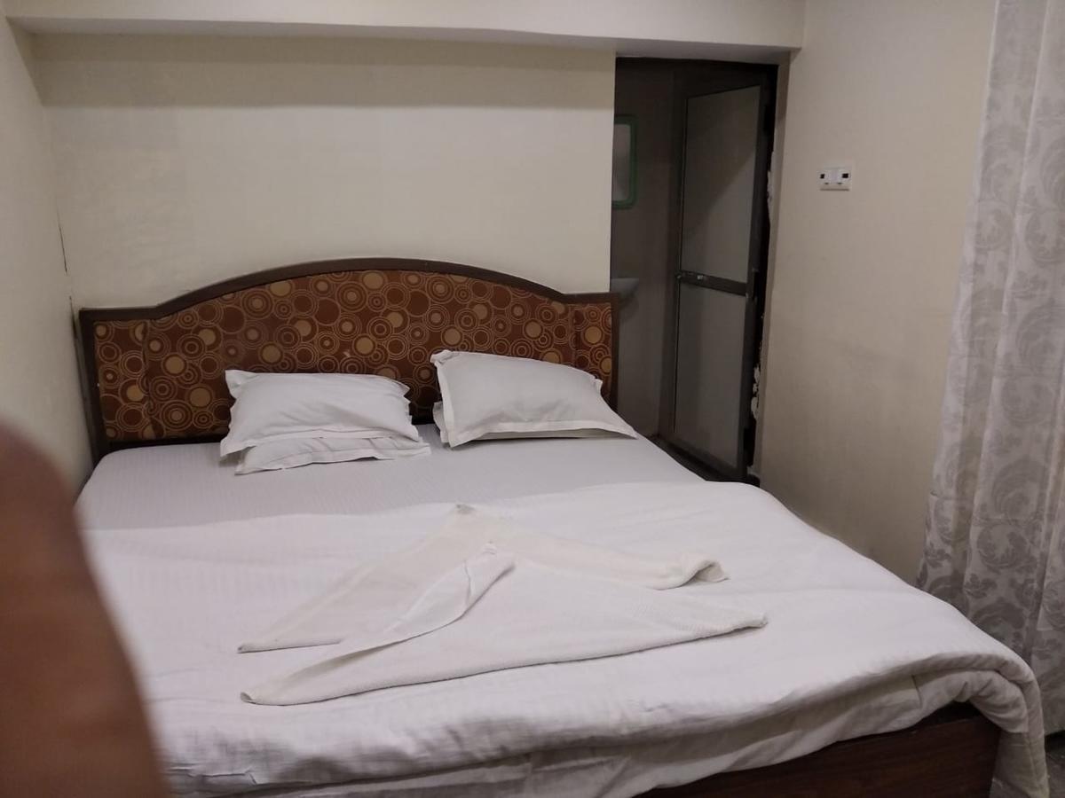 ורנאסי Ajay Guest House מראה חיצוני תמונה