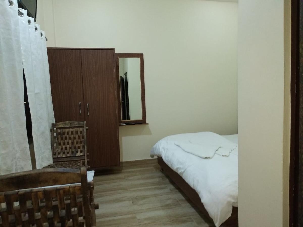 ורנאסי Ajay Guest House מראה חיצוני תמונה