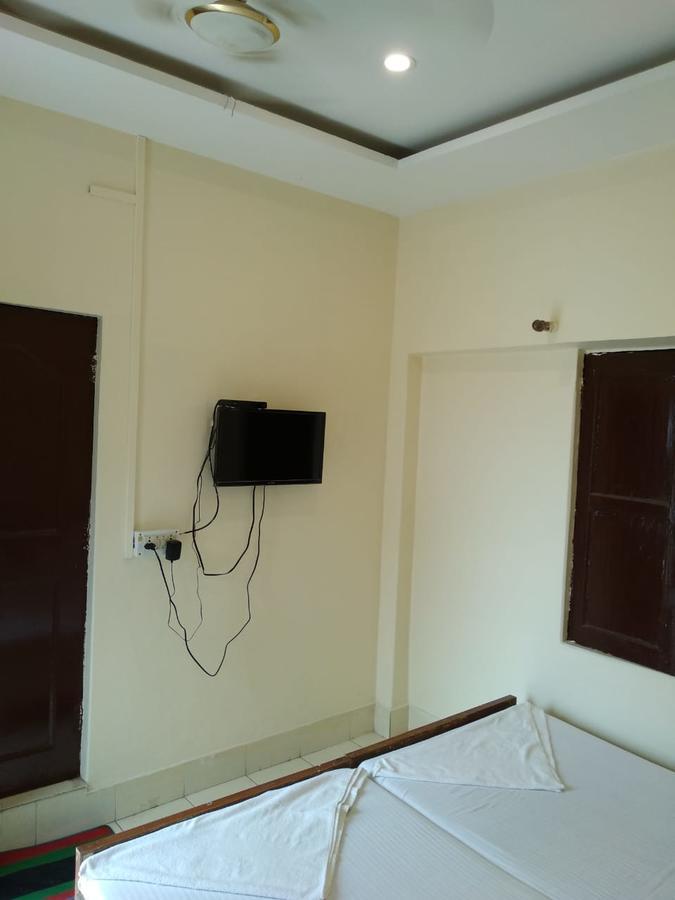 ורנאסי Ajay Guest House מראה חיצוני תמונה