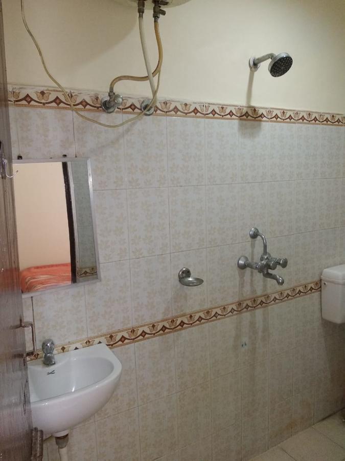ורנאסי Ajay Guest House מראה חיצוני תמונה